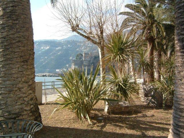 Hotel Baia Verde Maiori Exterior photo