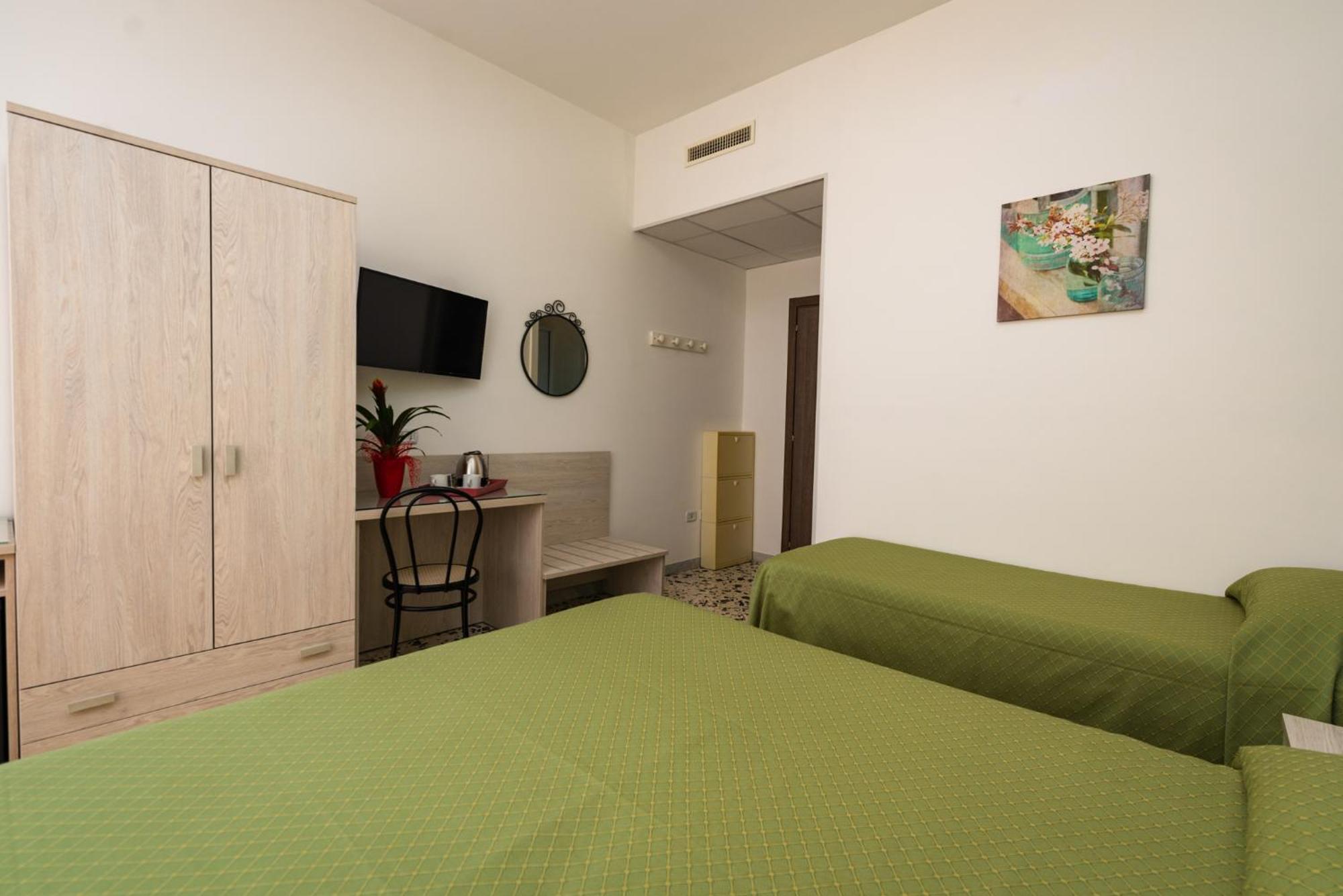 Hotel Baia Verde Maiori Exterior photo