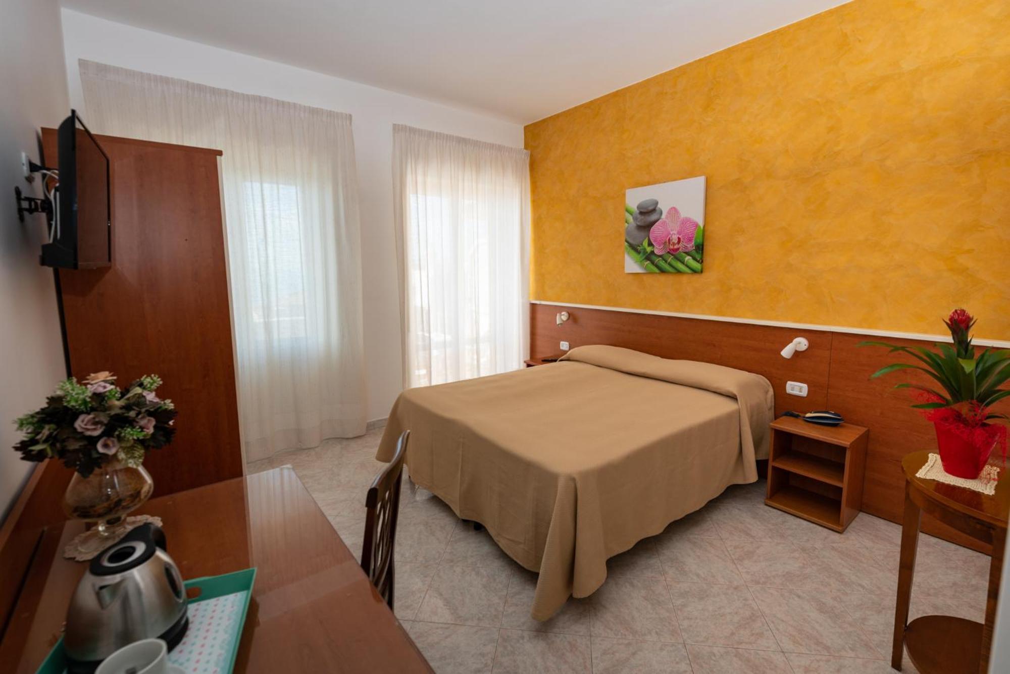 Hotel Baia Verde Maiori Exterior photo