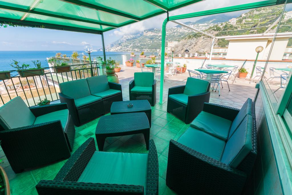 Hotel Baia Verde Maiori Exterior photo